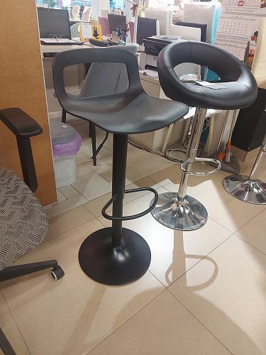 Барный стул Volt black из шоурума 1